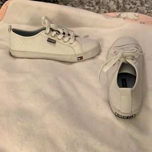 Tommy Hilfiger white leather like sneakers